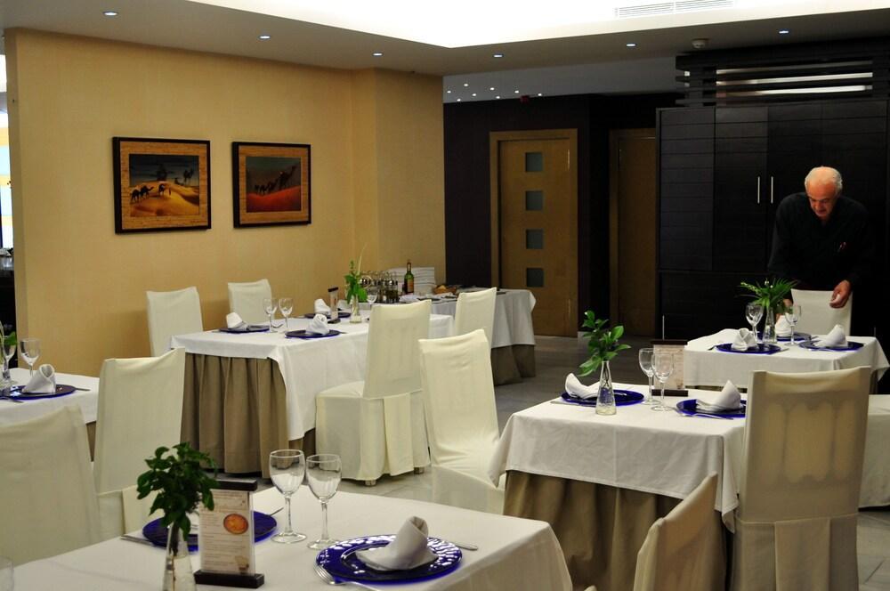 Hotel Oasis Córdoba Kültér fotó